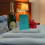 Damanse Hotel