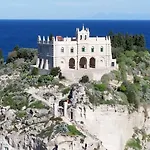 Damanse Hotel