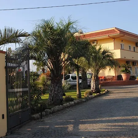 Damanse Hotel 3*