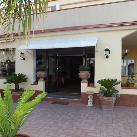 Damanse Hotell