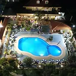 فندق Damanse 3*