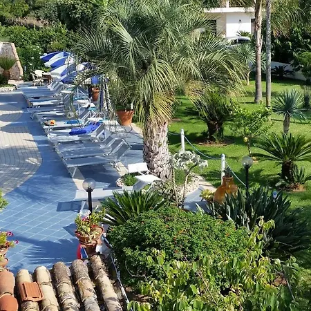 Damanse Hotel