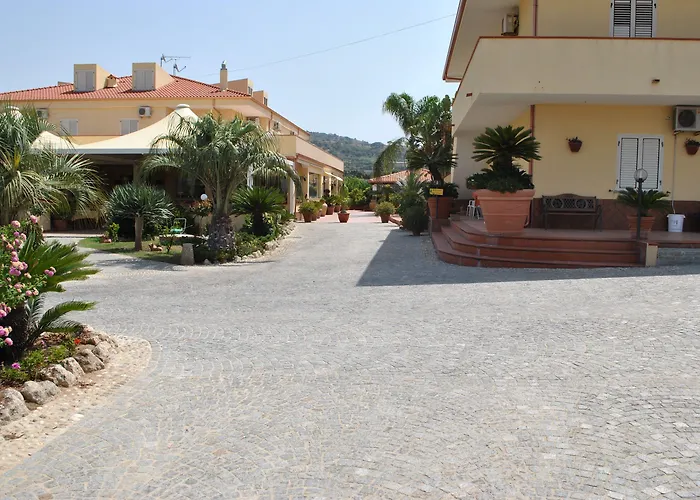 Damanse 3* Santa Domenica